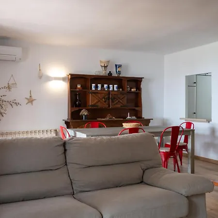 At084 Piscina Compartida Con 3 Casas Y Vistas Al Mar Holiday home Torredembarra