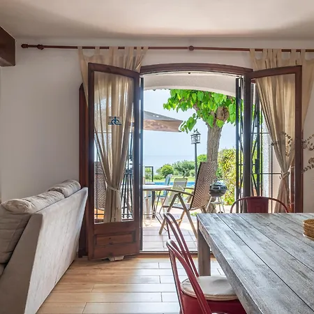At084 Piscina Compartida Con 3 Casas Y Vistas Al Mar Holiday home