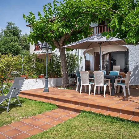 At084 Piscina Compartida Con 3 Casas Y Vistas Al Mar Holiday home
