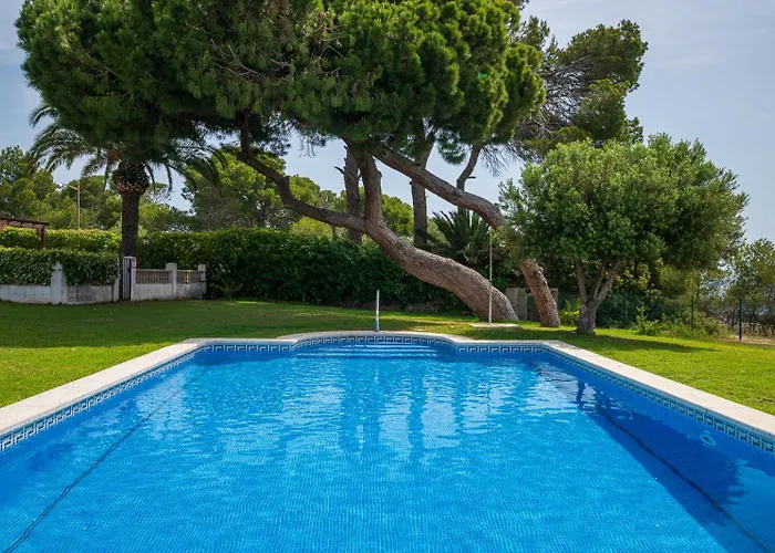 At084 Piscina Compartida Con 3 Casas Y Vistas Al Mar Semesterbostad
